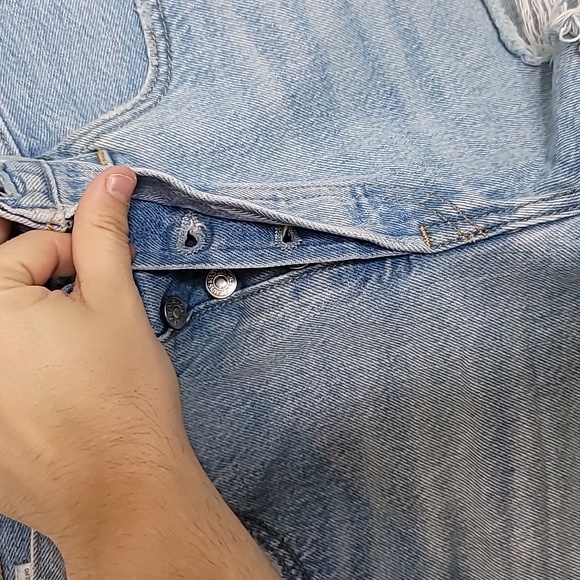 501 Big E Levis size 28 mom rise Button Fly cutoffs light wash denim jean shorts - Picture 10 of 15